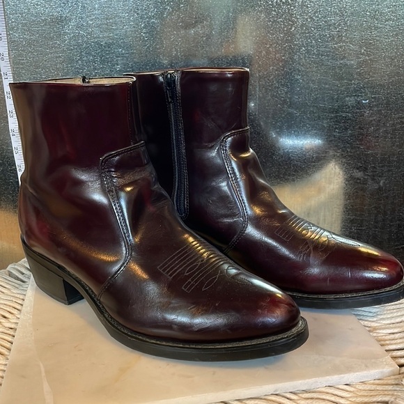 Durango Other - Durango Side Zip vintage style leather boot- like new! 11.5 EE Blackcherry